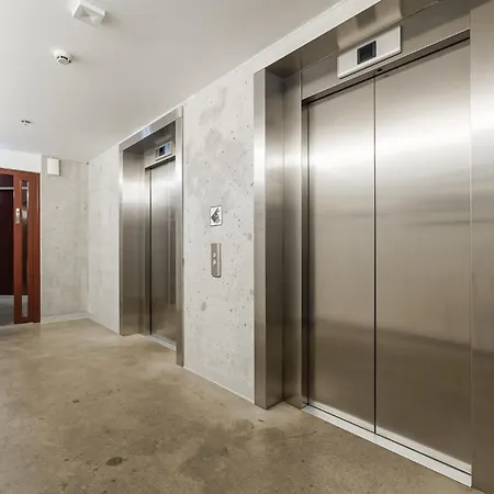 Korter Fahle Building, Luxurious, Skyline View Flat Near Centre