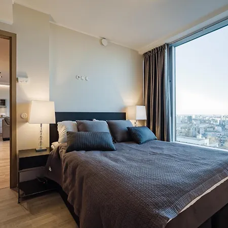 Apartment Fahle Building, Luxurious, Skyline View Flat Near Centre
